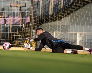 La chance de Rulli en el arco de la Selección ante la ausencia de Dibu