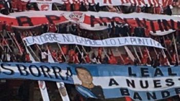 La dedicatoria de la hinchada de River a Latorre La dedicatoria de la hinchada de River a Latorre