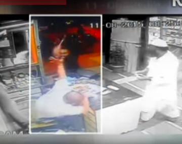 Ataque samurai: el dueño discapacitado de un local es salvado por un cliente