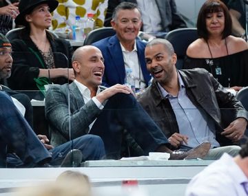 Manu, junto a Tim Duncan y Tony Parker (Foto: @Spurs)