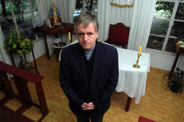 La Justicia cita al padre Grassi a presentarse en el juzgado
