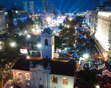 Mas de 800 mil personas disfrutaron de los festejos en Plaza de Mayo