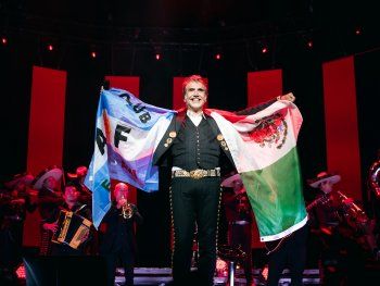 Alejandro Fernández cautivó al público argentino