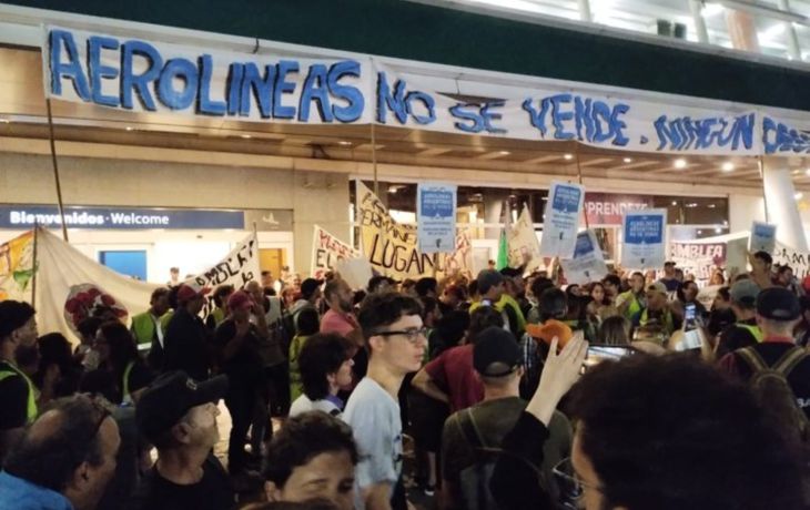 Cacerolazo en Aeroparque: denuncian despidos en GPS-Aerolíneas Argentinas
