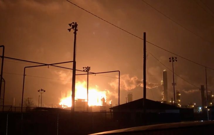 Texas: impactantes explosiones en una planta petroquímica