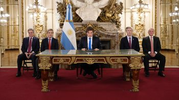 ¿improvisado? tras el anuncio, milei adelanta la cadena de ypf por un motivo impostergable ¿improvisado? tras el anuncio, milei adelanta la cadena de ypf por un motivo impostergable