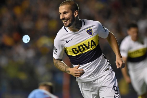 Darío Benedetto celebrando un gol