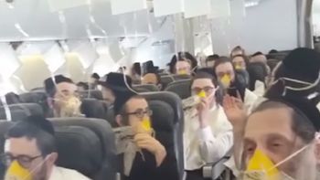 El dramático momento que vivieron los pasajeros durante un aterrizaje de emergencia El dramático momento que vivieron los pasajeros durante un aterrizaje de emergencia