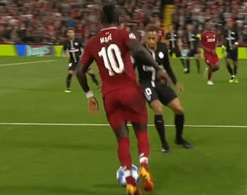 Seguí bailando: Neymar sufrió de su propia medicina y quedó en ridículo