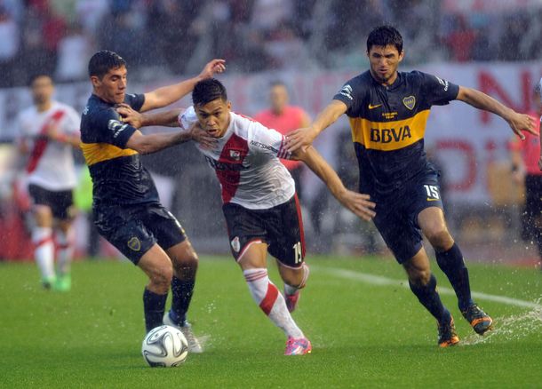 Bajo un diluvio, River y Boca igualaron en un encuentro lleno de emociones
