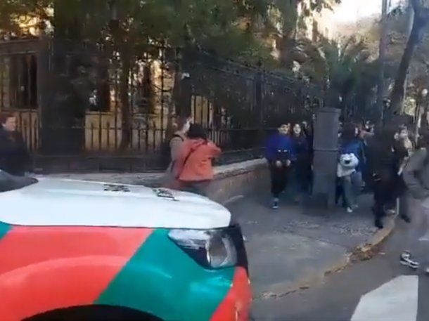 Evacuan el Colegio Mariano Acosta por un escape de gas