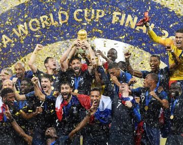 Campeón en Rusia y subcampeón en Qatar, esta leyenda del fútbol colgó los botines producto de las constantes lesiones.&nbsp;