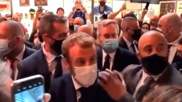 macron-huevazo