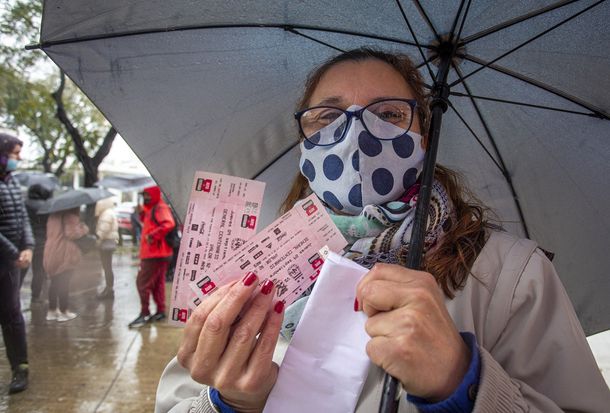 Una familia puede gastar hasta un sueldo promedio para ver un partido de la Selección Argentina