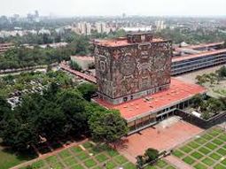 En 1929, la Universidad Nacional de México obtiene su autonomía, convirtiéndose en la Universidad Nacional Autónoma de México. En 1929, la Universidad Nacional de México obtiene su autonomía, convirtiéndose en la Universidad Nacional Autónoma de México.