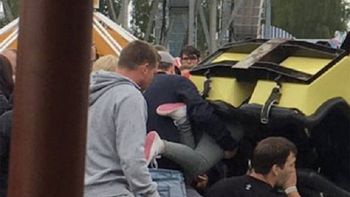 terror en la montana rusa: un vagon descarrilo y cayo nueve metros terror en la montana rusa: un vagon descarrilo y cayo nueve metros