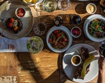 Cuánto sale comer en una parrilla de Punta del Este
