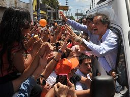 convocan a concentrarse en plazas de todo el pais en respaldo a scioli convocan a concentrarse en plazas de todo el pais en respaldo a scioli