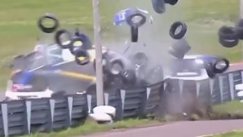 aterrador accidente en el turismo pista: el fuerte choque de matias cantarini en entre rios aterrador accidente en el turismo pista: el fuerte choque de matias cantarini en entre rios