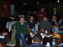 sabella visito a los pumas en la previa del test contra los all blacks sabella visito a los pumas en la previa del test contra los all blacks