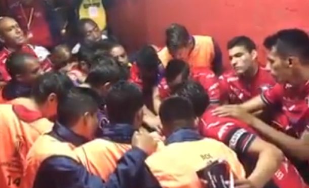 Los jugadores de Wilstermann antes del partido con River