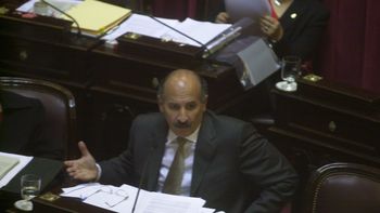 jorge yoma: habria que volver a un solo periodo presidencial jorge yoma: habria que volver a un solo periodo presidencial