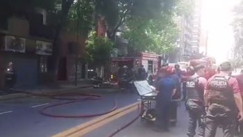fuego y tension en balvanera: cinco personas hospitalizadas tras un incendio en un edificio fuego y tension en balvanera: cinco personas hospitalizadas tras un incendio en un edificio