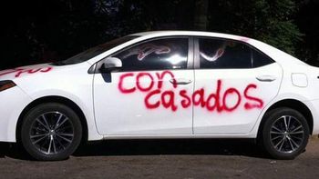 Le grafitearon el auto Le grafitearon el auto