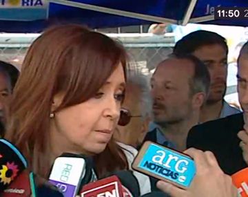 CFK al salir de Comodoro Py: Es un gran disparate jurídico