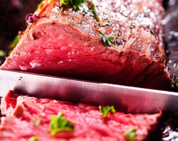 ¿Cómo hacer una carne al horno sin usar casi el horno?