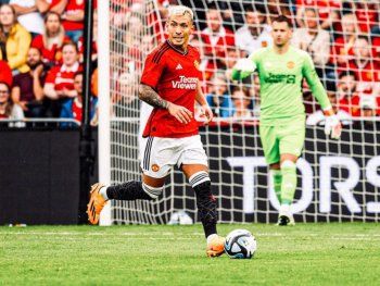 Lisandro Martínez volvió a jugar luego de su lesión en Manchester United