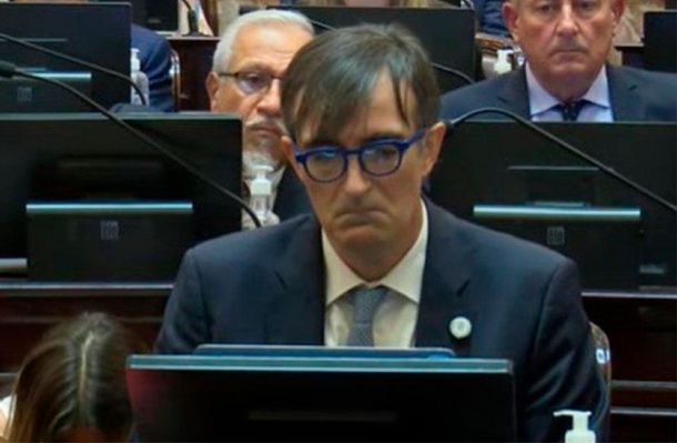 Esteban Bullrich usó palabras de Evita para renunciar a su banca