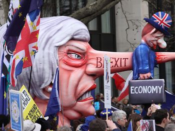 Tiempo de descuento: miles se manifestaron en Londres días antes del Brexit