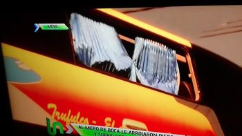 la 12 apedreo un micro que resulto ser el de boca la 12 apedreo un micro que resulto ser el de boca