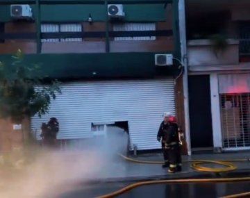 Video: incendio en un supermercado chino en Constitución