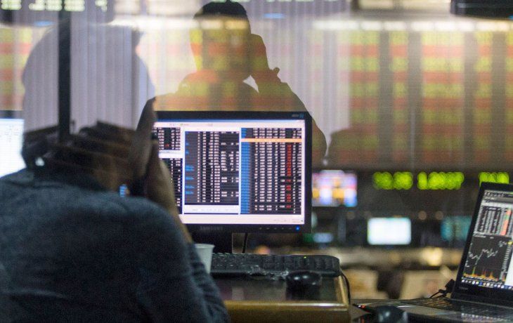 El riesgo país supera los 1.400 puntos tras el rechazo a los vetos de Milei