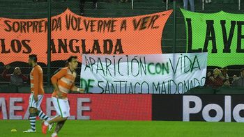 Reclamo por Santiago Maldonado en el partido entre Banfiel y Belgrano Reclamo por Santiago Maldonado en el partido entre Banfiel y Belgrano