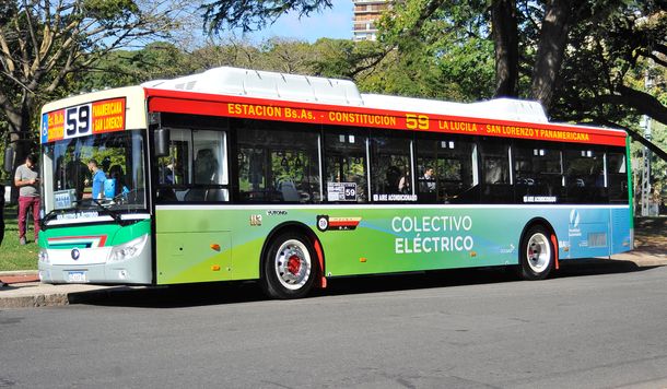 Así funcionan los colectivos eléctricos que ya circulan en la Ciudad de Buenos Aires