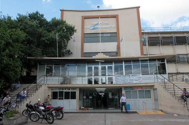El Hospital San Martín de La Plata donde la víctima del hecho continúa en estado grave.