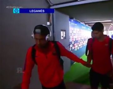 VIDEO: El desagradable regalo de Neymar a Luis Suárez