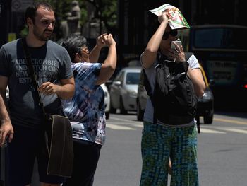 La calurosa semana cierra con probables lluvias por la noche
