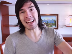 volvio hola soy german a la web con un nuevo video sobre los celulares volvio hola soy german a la web con un nuevo video sobre los celulares