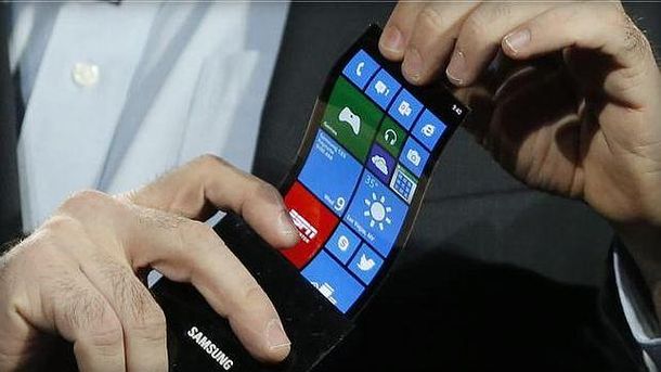 Samsung presentará un teléfono con pantalla curva