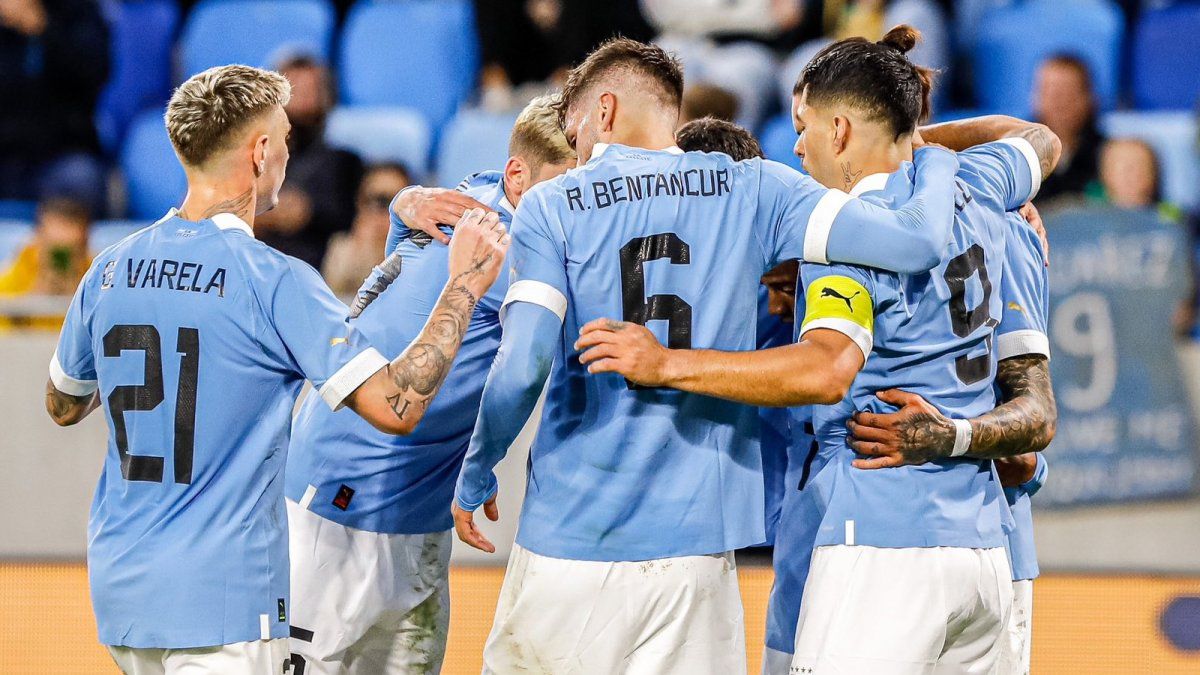 Selección Uruguaya de Fútbol - Despertás, ya sabés, no es un dia más es  un día especial 🎵 ¡Hoy juega Uruguay!