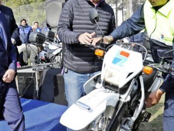 Lo que faltaba: le robaron la moto a un agente de tránsito