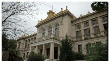 empleados tomaron el ministerio de educacion bonaerense empleados tomaron el ministerio de educacion bonaerense