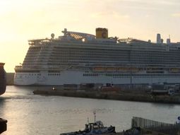 Descartan la presencia de coronavirus en el crucero varado en Italia