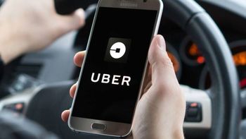 La justicia porteña determinó que los conductores de plataformas digitales deben obtener licencia profesional y seguros específicos para operar.