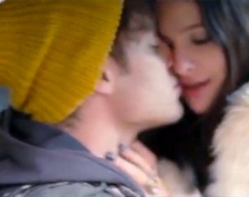 Brenda Asnicar sorprendió con un videoclip muy sensual