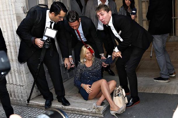 Mirá la caída de Ana Rosenfeld en el casamiento de Cinthia Fernández y Matías Defederico